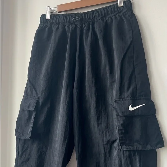 Nike Woven Cargo Pants - Picture 2 of 7